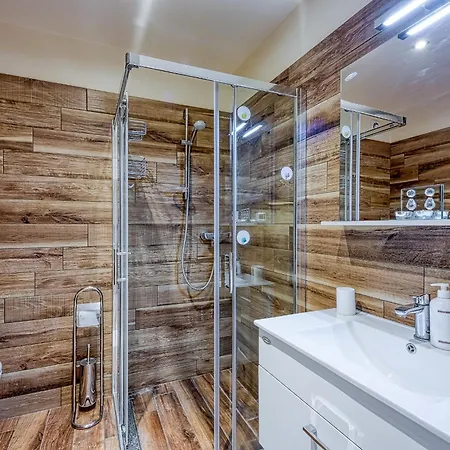 M- Panoramic View Apartment