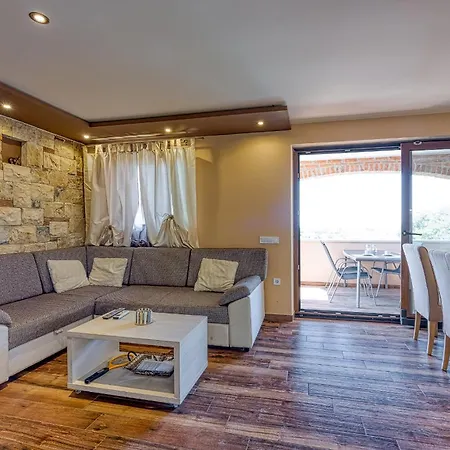 M- Panoramic View Apartment