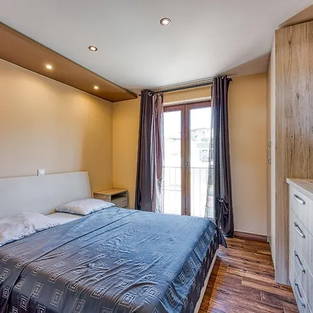 M- Panoramic View Apartment